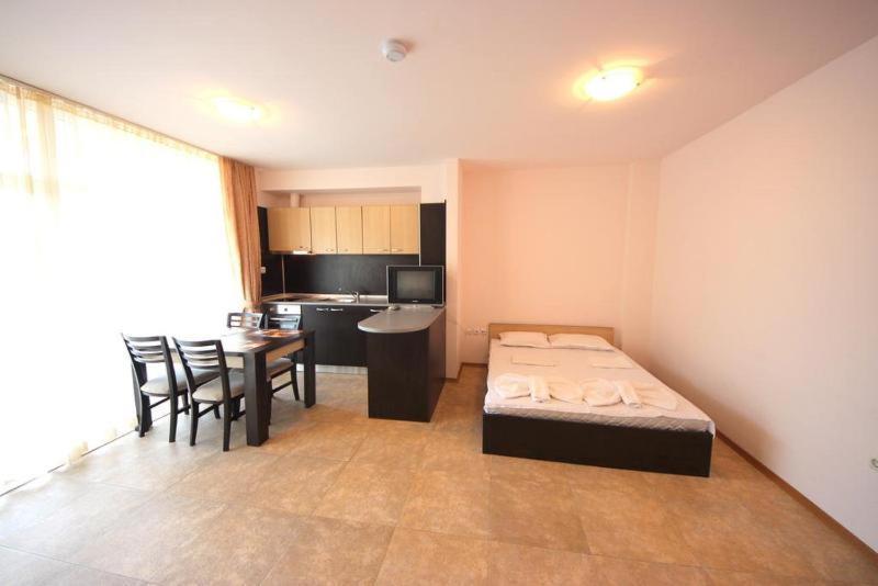 Menada Grand Kamelia Apartments ซันนีบีช ห้อง รูปภาพ