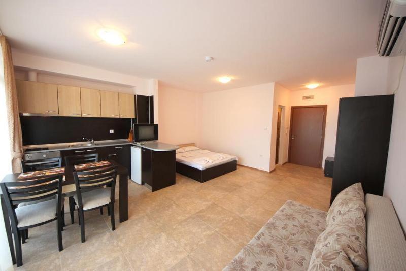 Menada Grand Kamelia Apartments ซันนีบีช ห้อง รูปภาพ