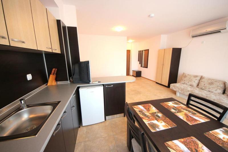 Menada Grand Kamelia Apartments ซันนีบีช ห้อง รูปภาพ