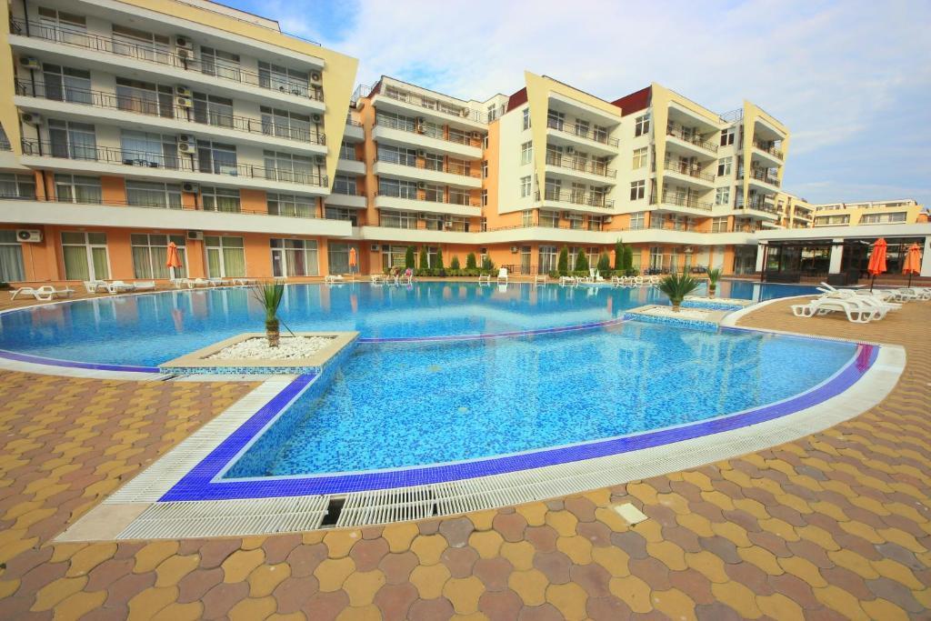 Menada Grand Kamelia Apartments ซันนีบีช ภายนอก รูปภาพ