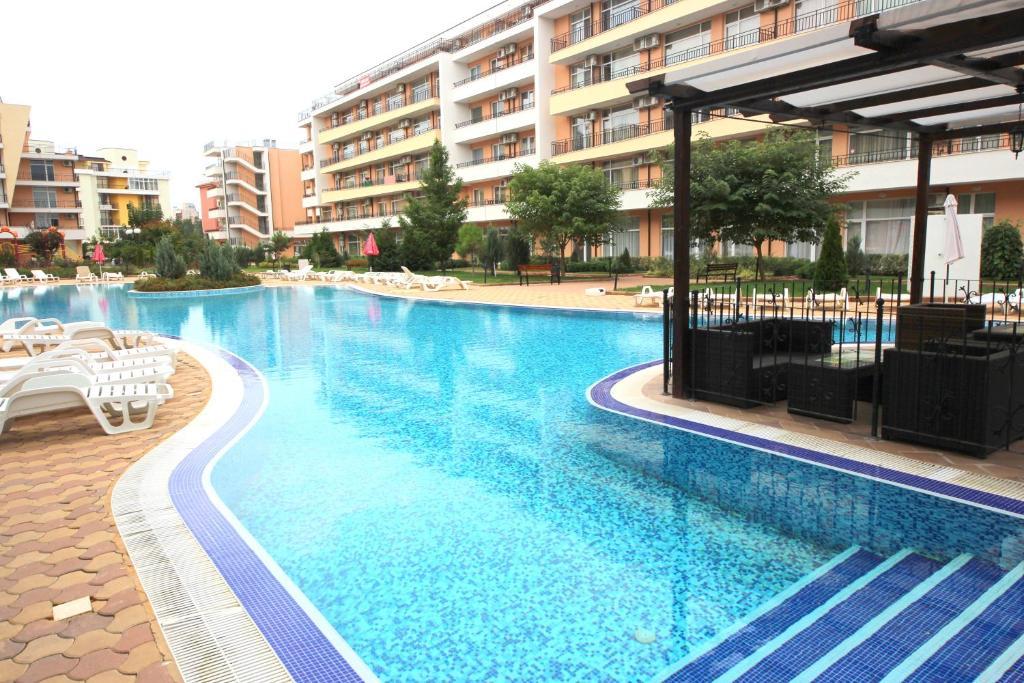 Menada Grand Kamelia Apartments ซันนีบีช ภายนอก รูปภาพ