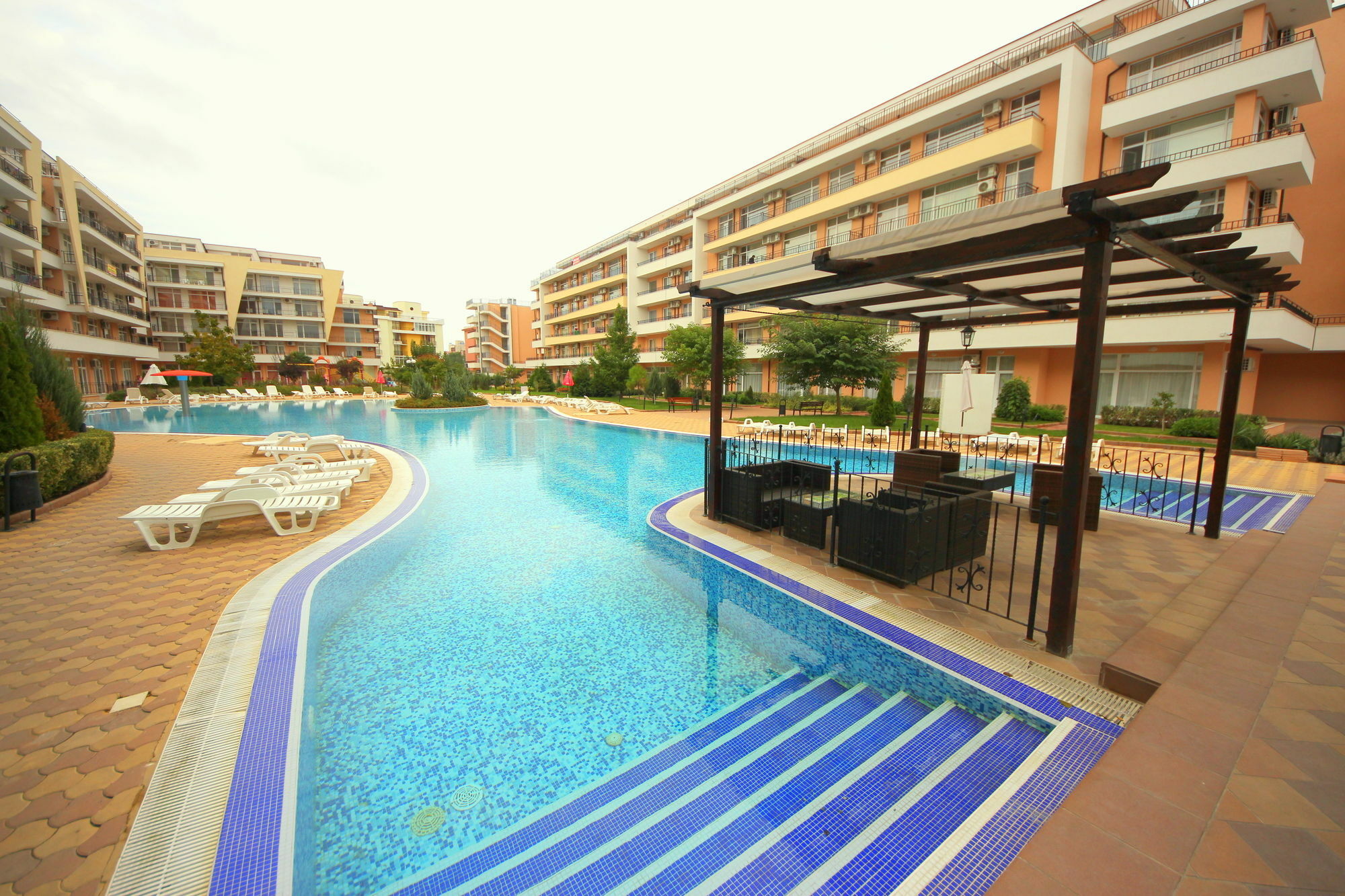 Menada Grand Kamelia Apartments ซันนีบีช ภายนอก รูปภาพ