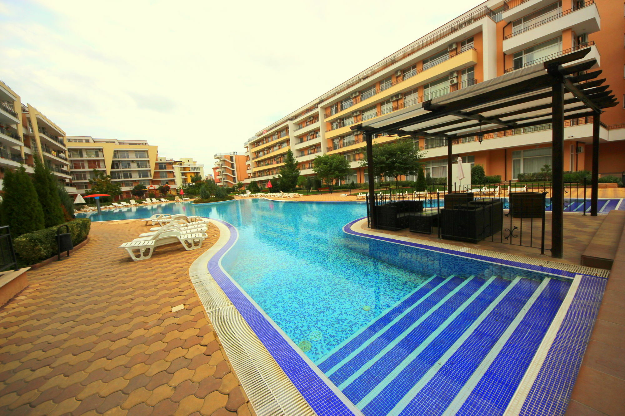 Menada Grand Kamelia Apartments ซันนีบีช ภายนอก รูปภาพ