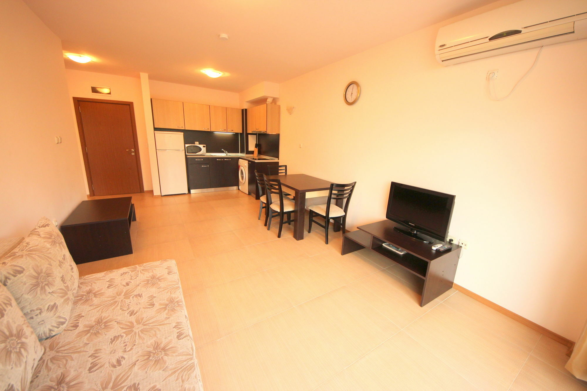 Menada Grand Kamelia Apartments ซันนีบีช ภายนอก รูปภาพ