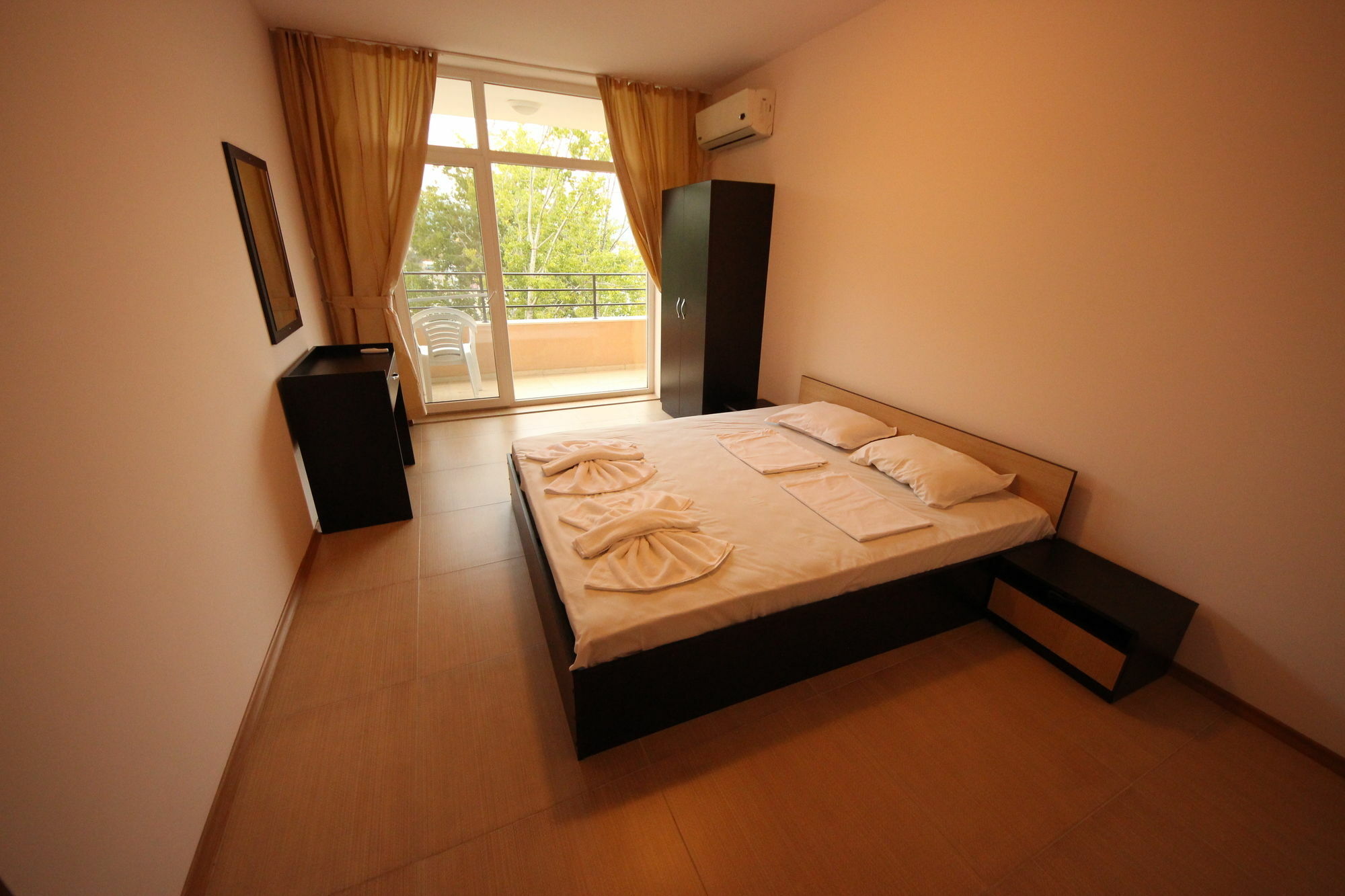 Menada Grand Kamelia Apartments ซันนีบีช ภายนอก รูปภาพ