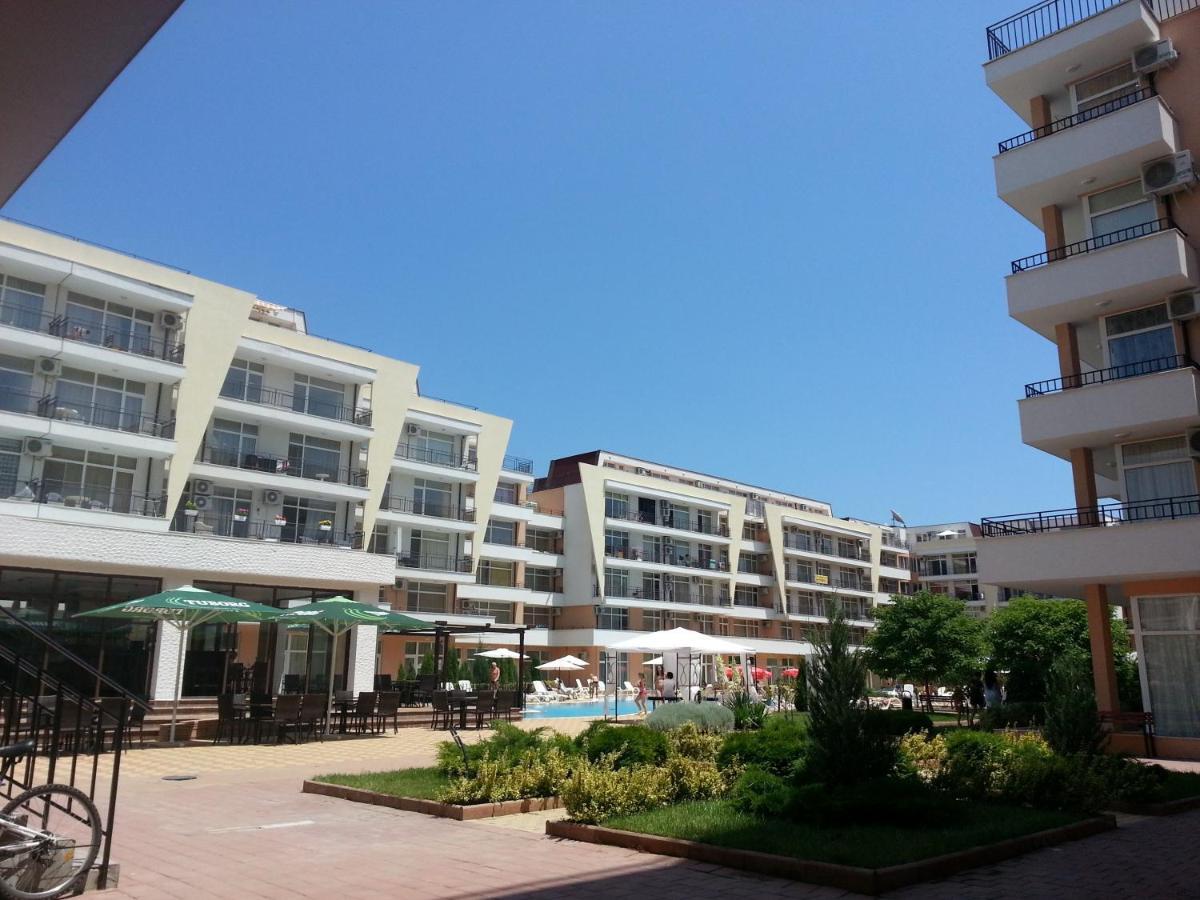 Menada Grand Kamelia Apartments ซันนีบีช ภายนอก รูปภาพ